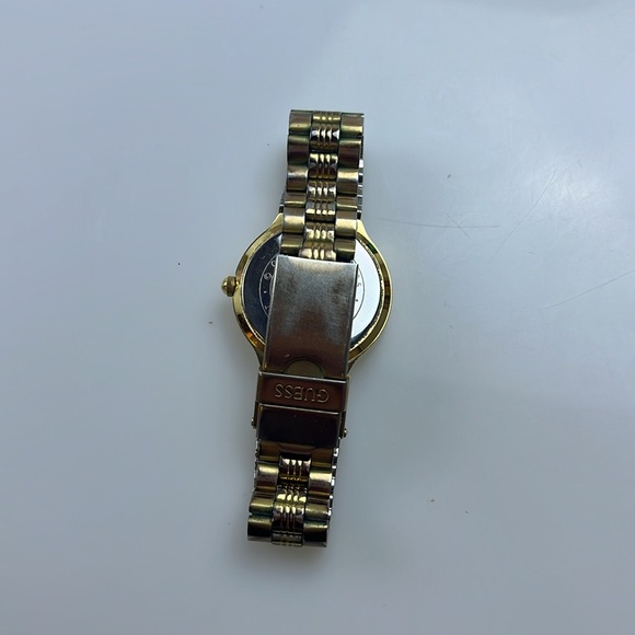 Guess Vintage Gold Watch N260-92 - Picture 3 of 5